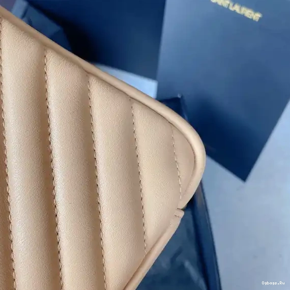 YSL MEDIUM COLLEGE 0622